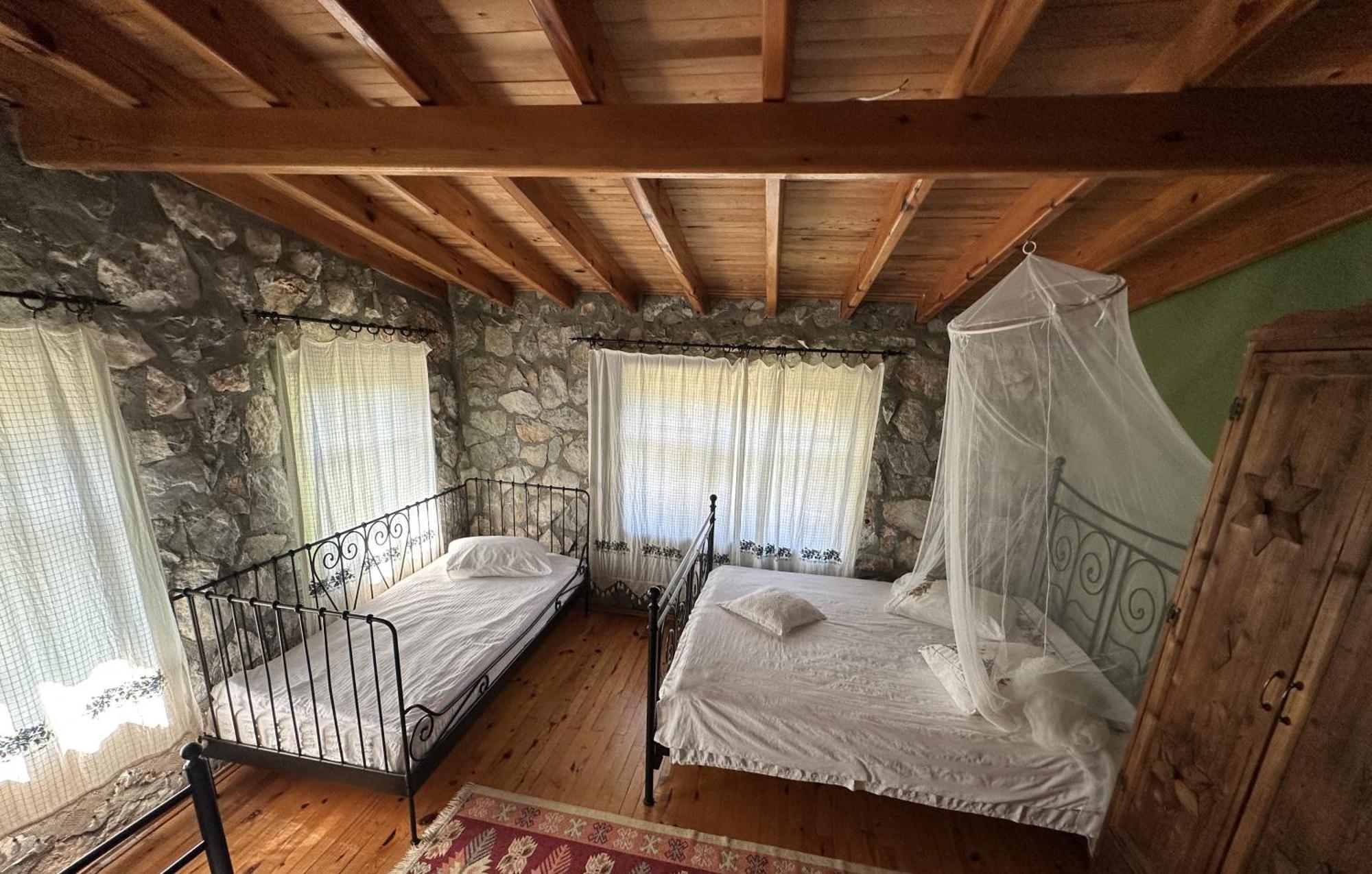 Otantik Tas Ev Bed & Breakfast ดาลามาน ภายนอก รูปภาพ