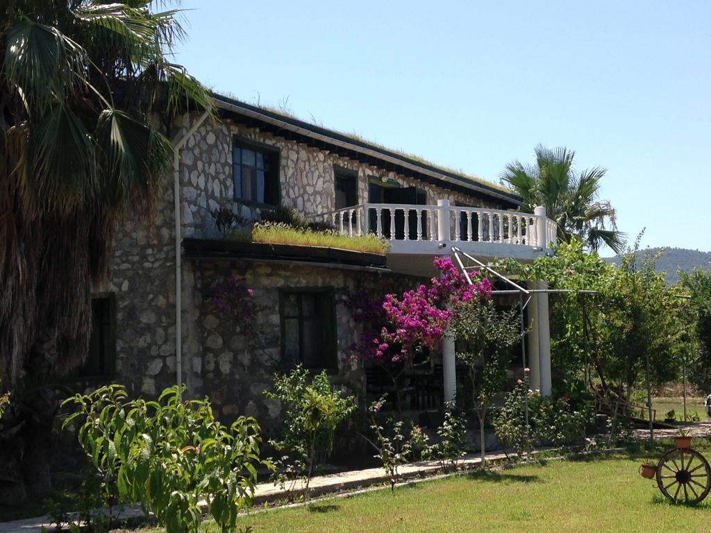 Otantik Tas Ev Bed & Breakfast ดาลามาน ภายนอก รูปภาพ