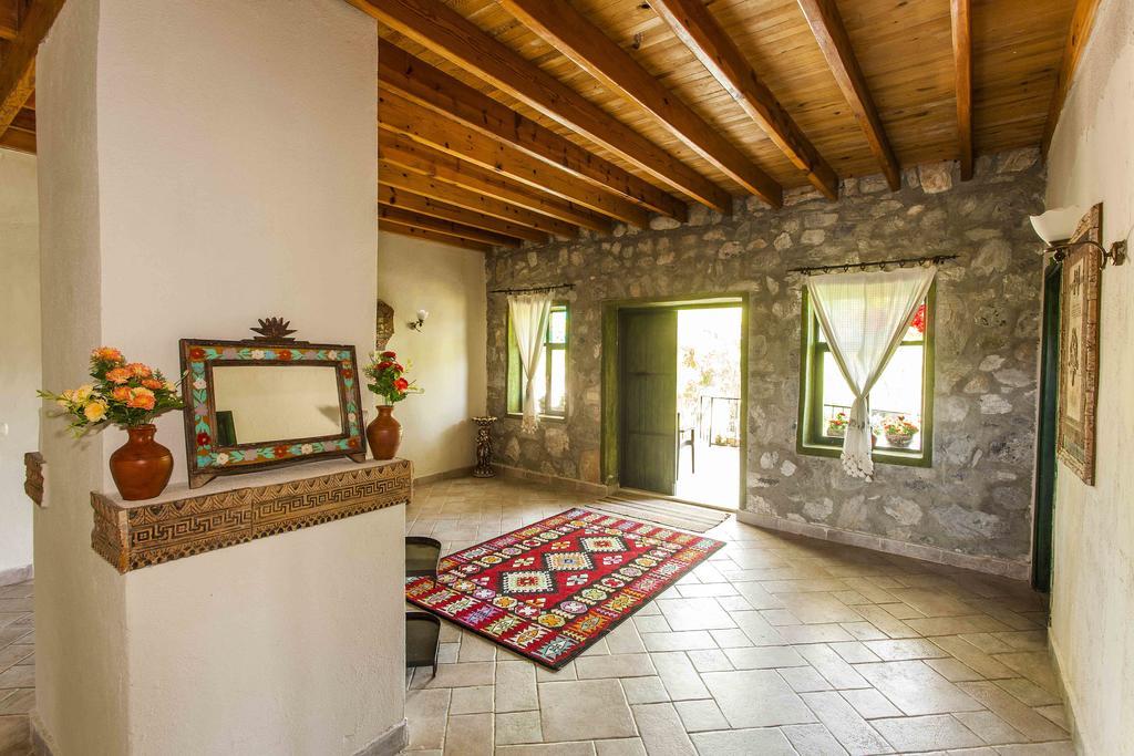 Otantik Tas Ev Bed & Breakfast ดาลามาน ภายนอก รูปภาพ