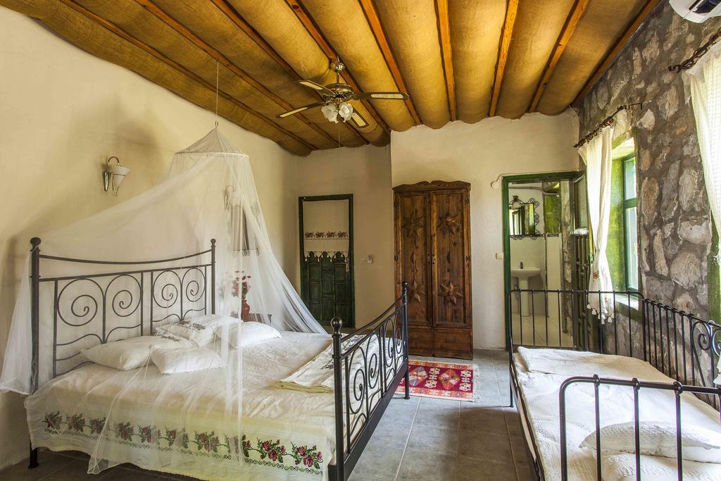Otantik Tas Ev Bed & Breakfast ดาลามาน ภายนอก รูปภาพ
