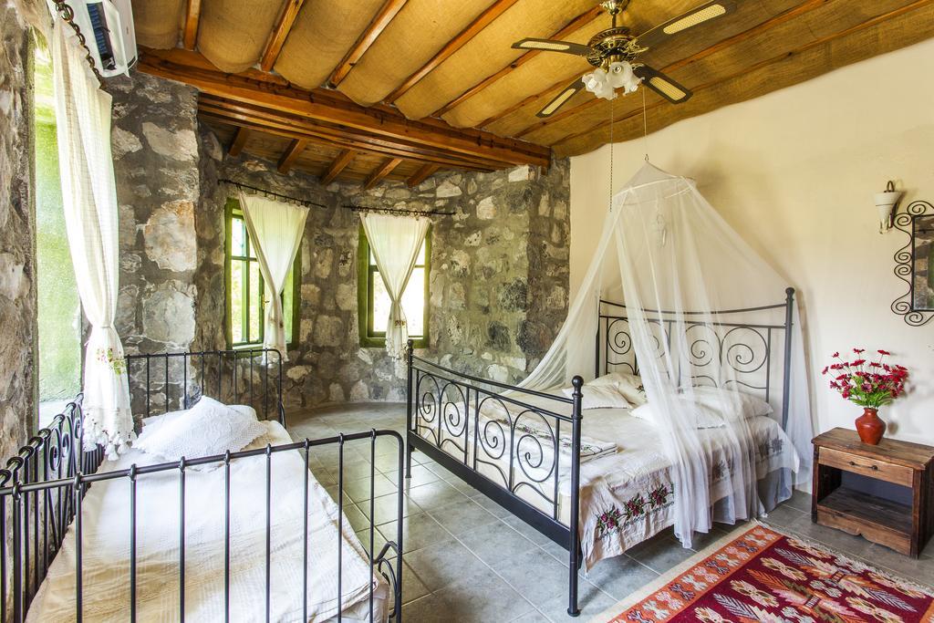 Otantik Tas Ev Bed & Breakfast ดาลามาน ภายนอก รูปภาพ